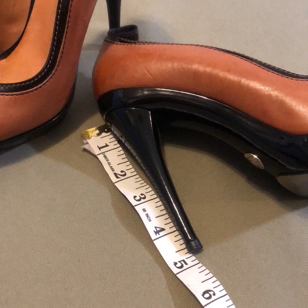 Dolce Gabbana Vero cuoio  Open Toe brown/ black color leather Heels. Size 39- 9” - Picture 14 of 16